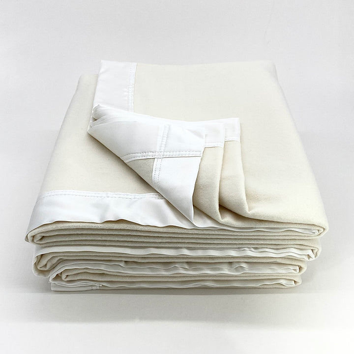 Speyside Cashmere & Silk Bed Blanket