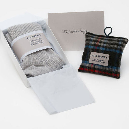 The Relax Cashmere Gift Box For Her