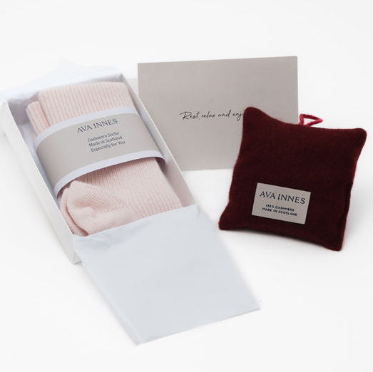The Relax Cashmere Gift Box For Her