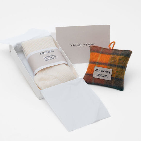 The Relax Cashmere Gift Box For Her