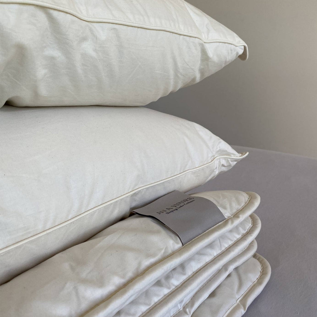 Luxury Year Round Double Duvet + 2 Medium Firm Wool Pillows Bundle