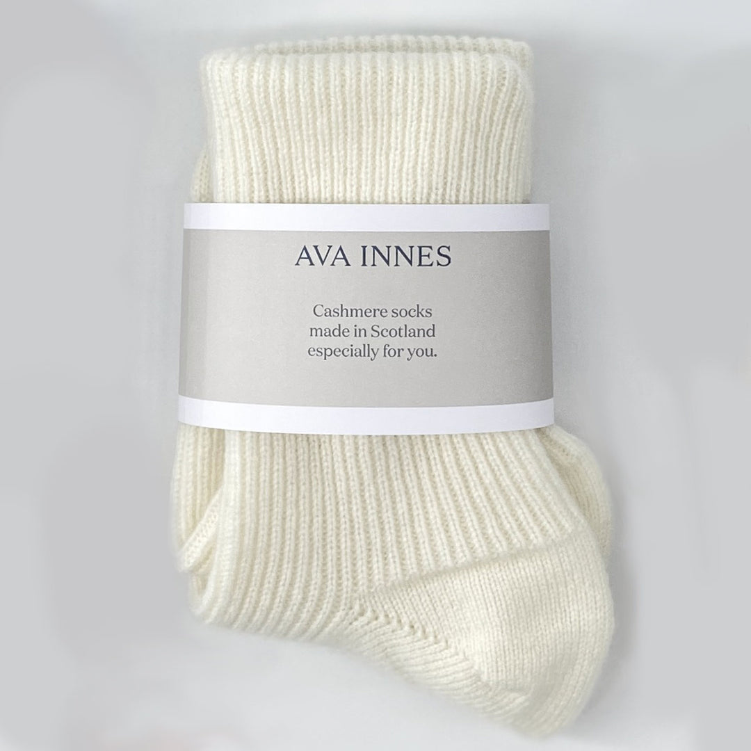 Luxury Pure Cashmere Bed Socks | Cream Bed Socks | Ava Innes